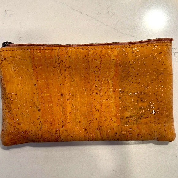 Small whimsical bag made of Cortça (Cork) from Portugal. - Picture 2 of 5